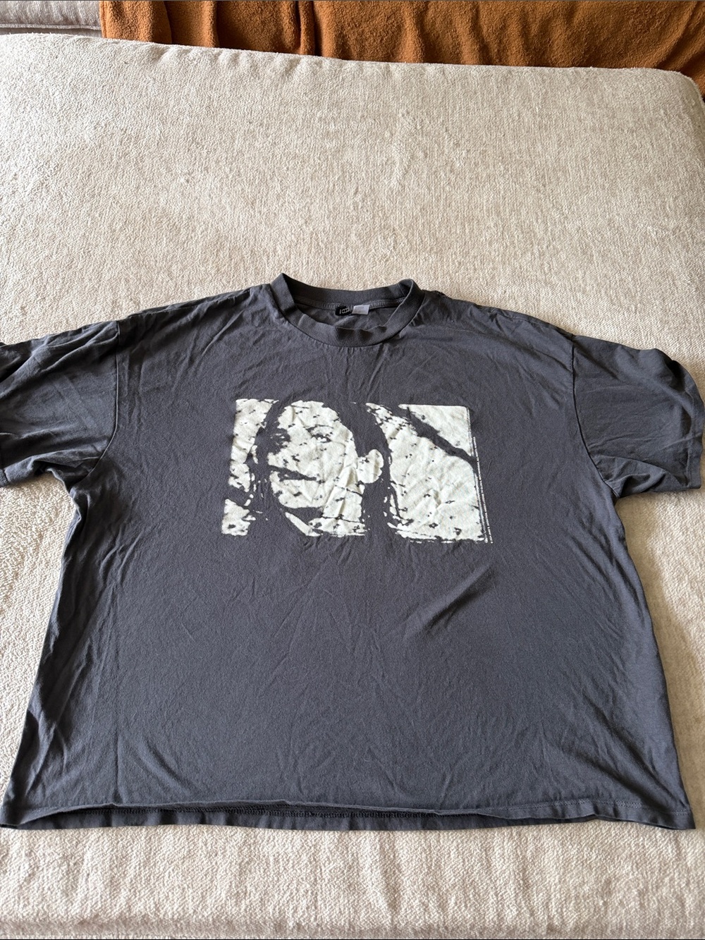 H&M Gray Short Sleeve Graphic Tee with White Print